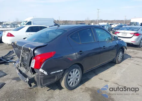 2015 Nissan Versa 1.6 S z USA, uszkodzony, nr VIN 3N1CN7AP3FL817349